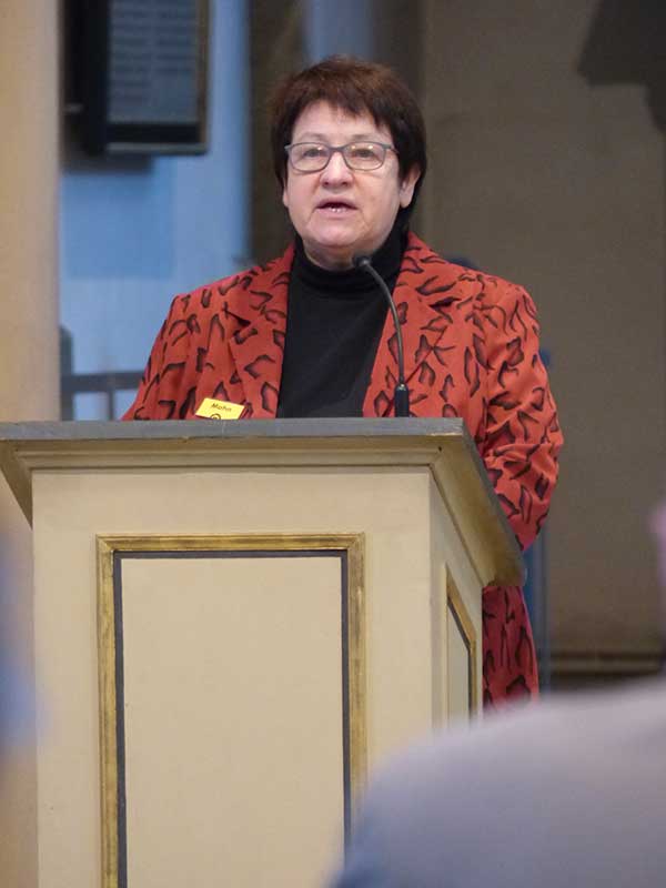Pastorin i. R. Birgit Mahn aus Elmshorn, neues Mitglied im Vorstand des Martin-Luther-Bundes, beim Gottesdienst in der Stadtkirche St. Marien. – Foto: Trieschmann