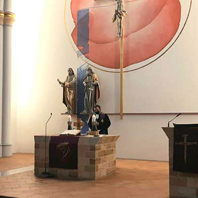 Pfarrer Alexander Gross während des Gottesdienstes – Bild: Gross