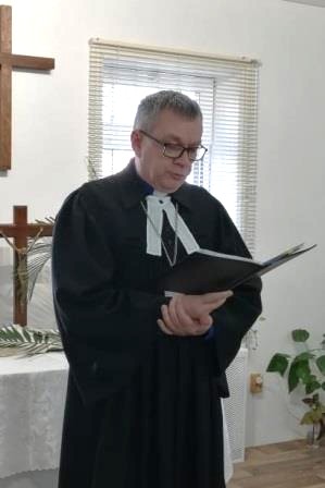 Der neue Bischof der ELK ER: Sergej Goltzvert (Holzwert) – Bild: ELK ER