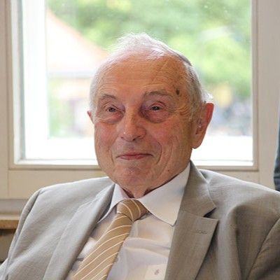 Gerhard Müller †