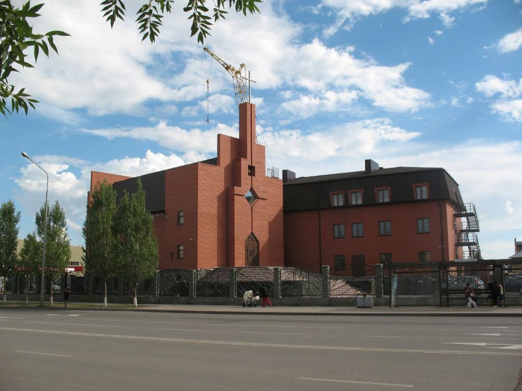 Die 2017 eingeweihte lutherische Kirche in Astana. – Bild: MLB