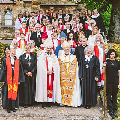 Nach dem feierlichen Gottesdienst zum doppelten Jubiläum. – Bild: Oskars Upenieks