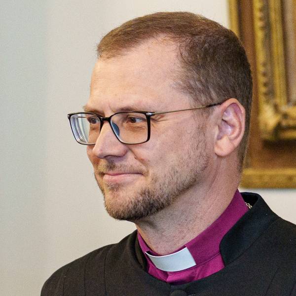 Erzbischof Rinalds Grants – Bild: Reinis Inkēns, Saeima (CC BY-SA 2.0)